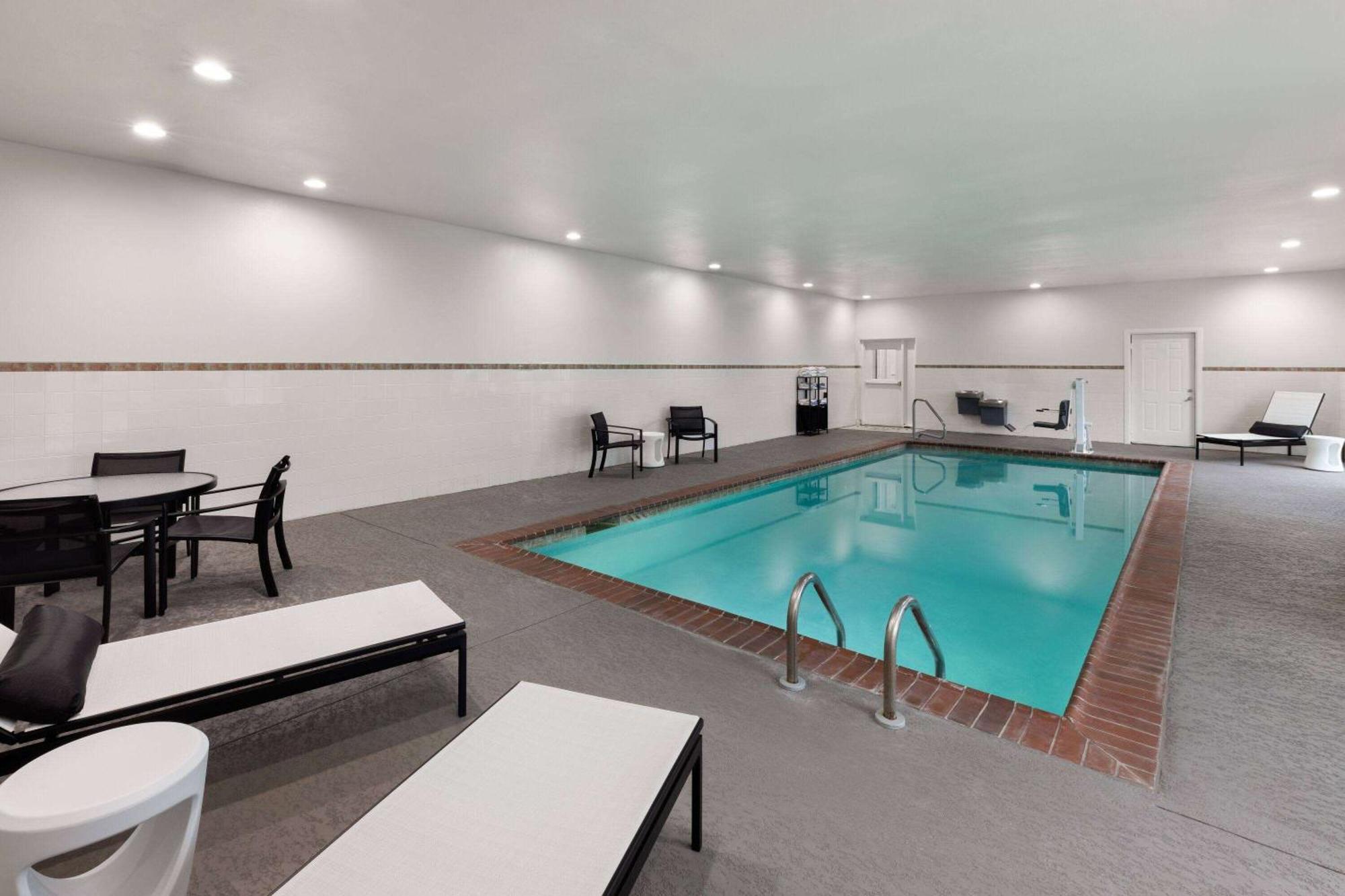La Quinta by Wyndham Austin - Cedar Park Hotel Bagian luar foto